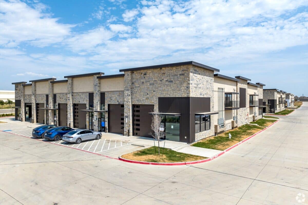 Prime Office Showroom Lewisville Legacy Commercial Realty