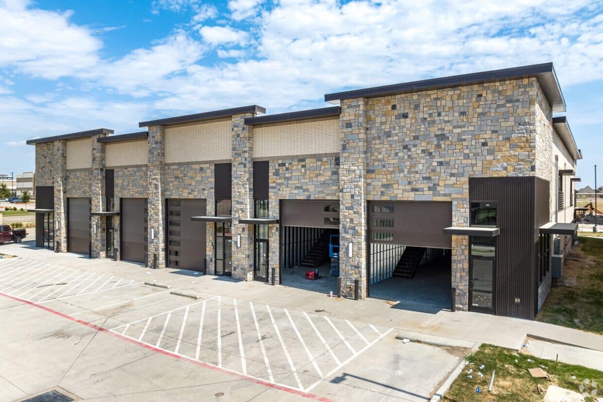 Prime Office Showroom Lewisville Legacy Commercial Realty